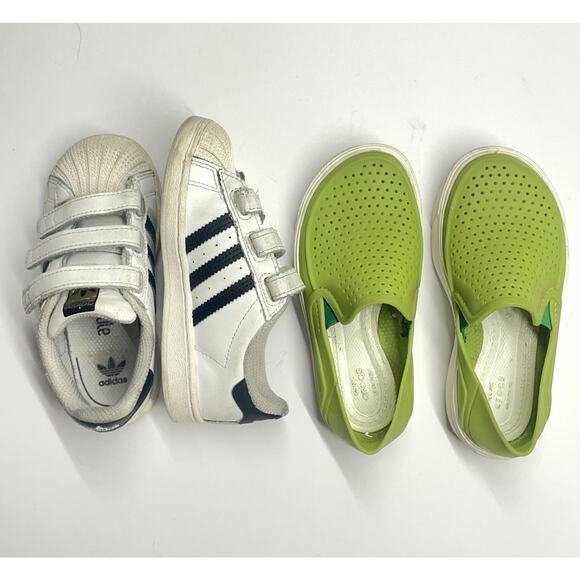 Lot of 2 Kids Shoes Adidas Superstar Sneakers 9K Crocs Green Slip On Toddler - Picture 1 of 7